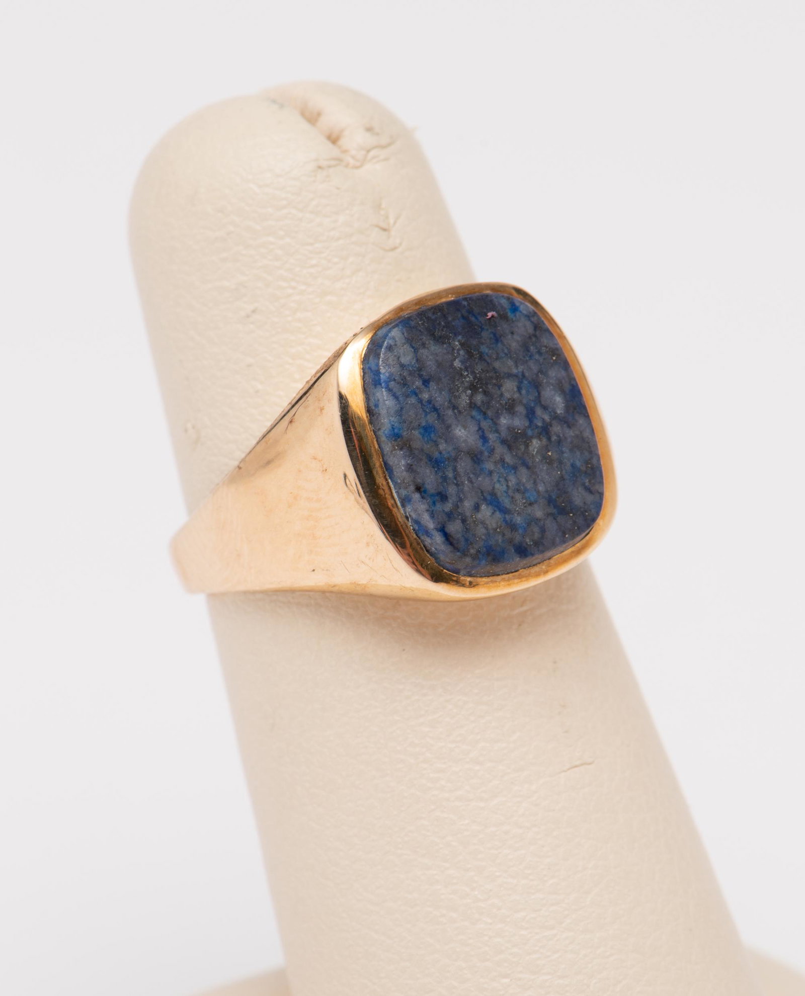 10k Gold & Sodalite Ring: Size 5-1/2. 2.8 dwt. IMPORTANT: Before bidding, please read the terms and conditions below. When you registered for the auction you agreed to these terms and will be required to comply with them.