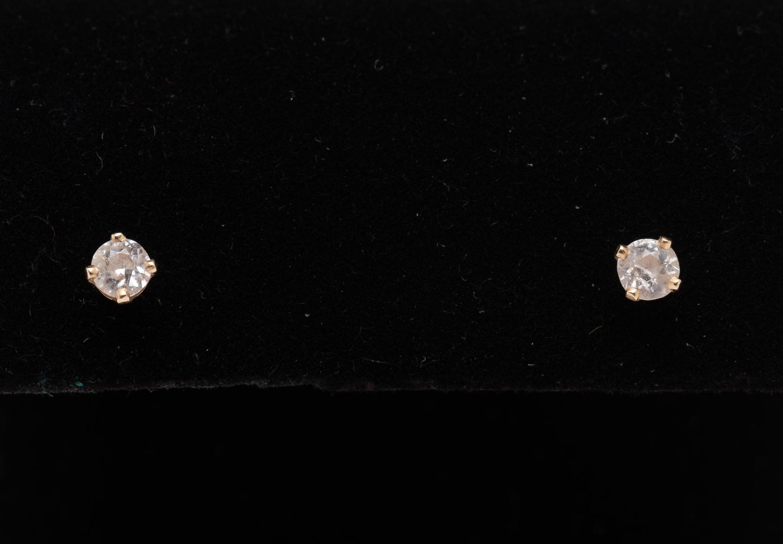 14k .30 CTW Diamond Studs (1 of 3)