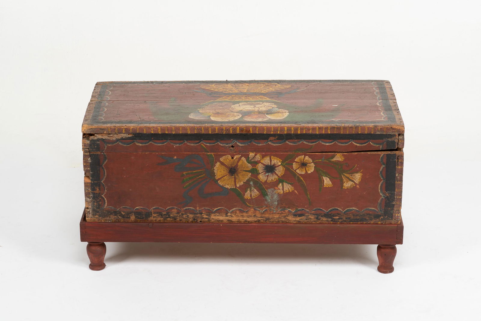 Continental Small Chest (1 of 7)