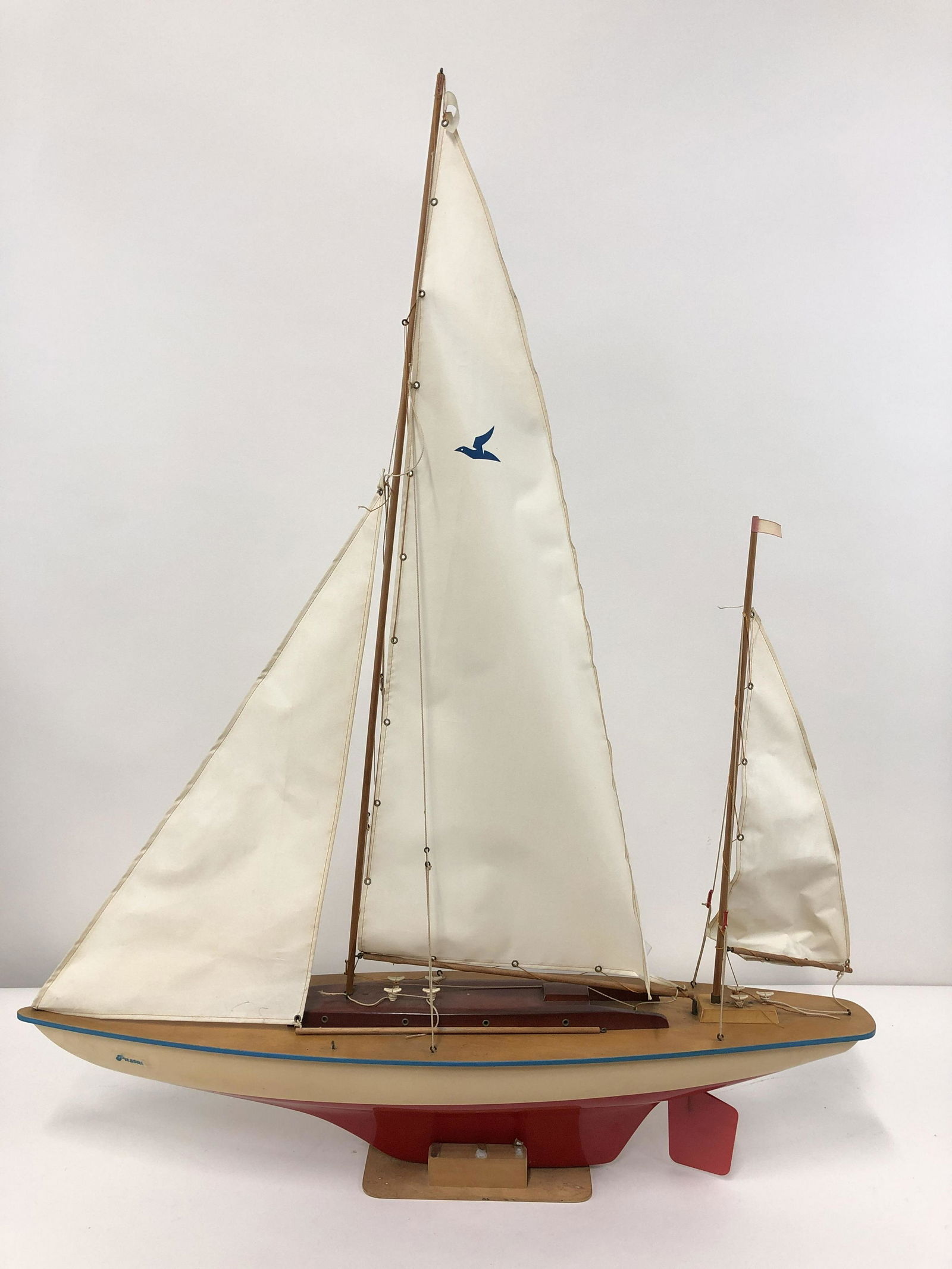 Pond Boat Model "Passat" (1 of 3)
