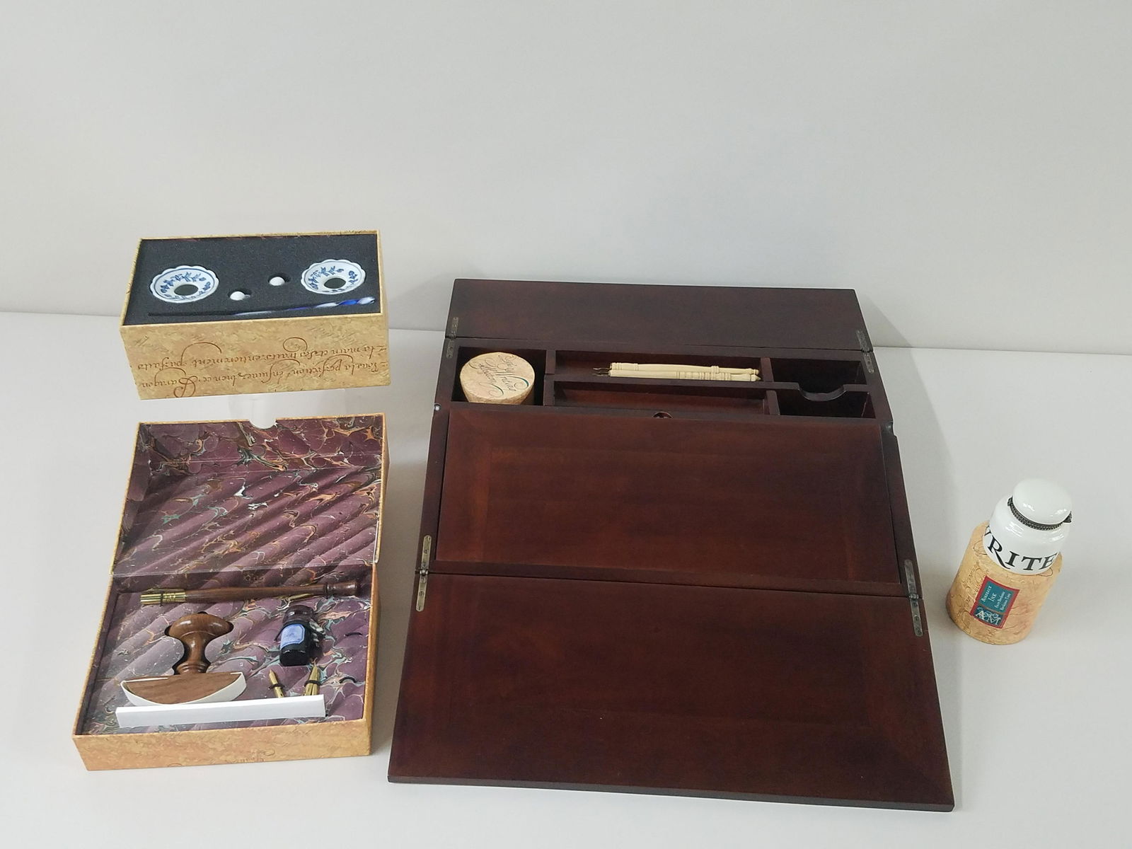 Lap Desk with Meissen Inkwell (1 of 7)