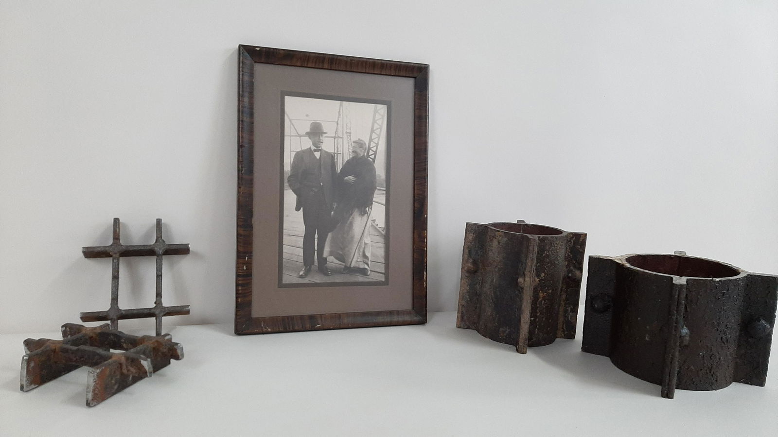 5 Pcs Walnut St. Bridge Memorabilia (1 of 3)