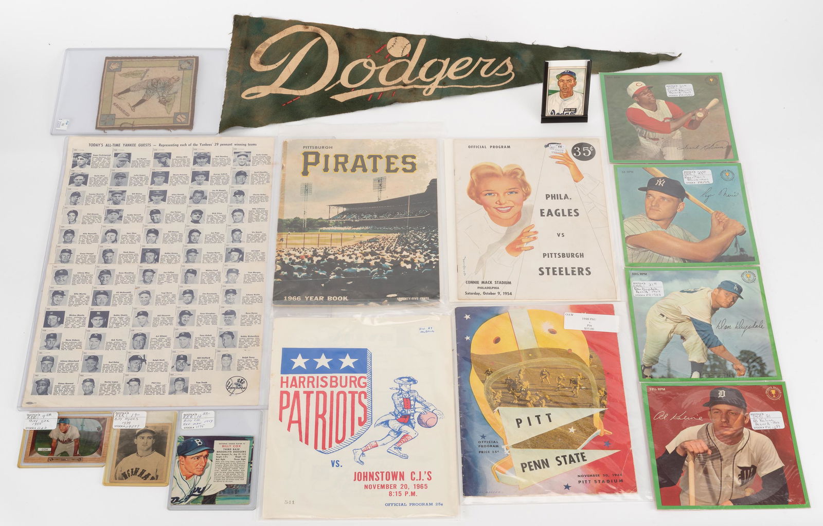 Large Group of Mostly Vintage Baseball Cards (1 of 13)