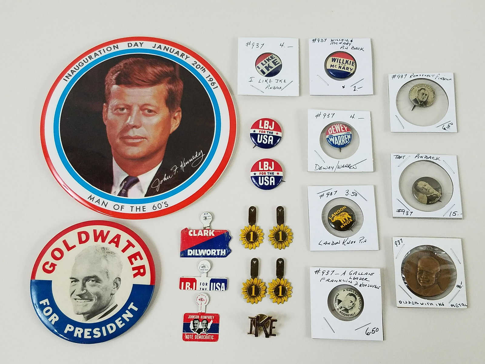 17 Political Pin Back Buttons: Includes JFK, Roosevelt, Johnson, Dewey and Ike. 3/4" to 6" diameter.