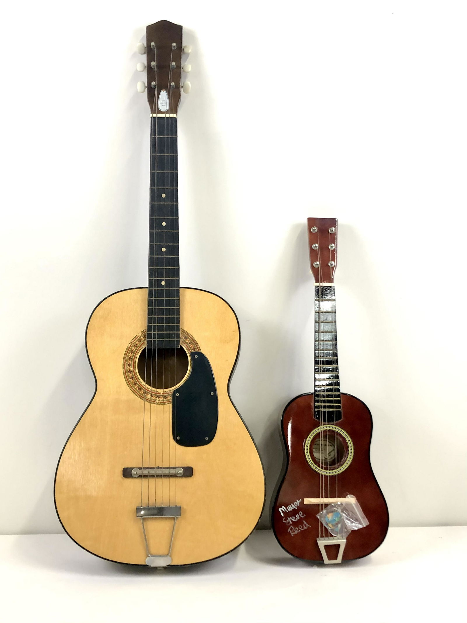 Guitar & Ukulele (1 of 5)