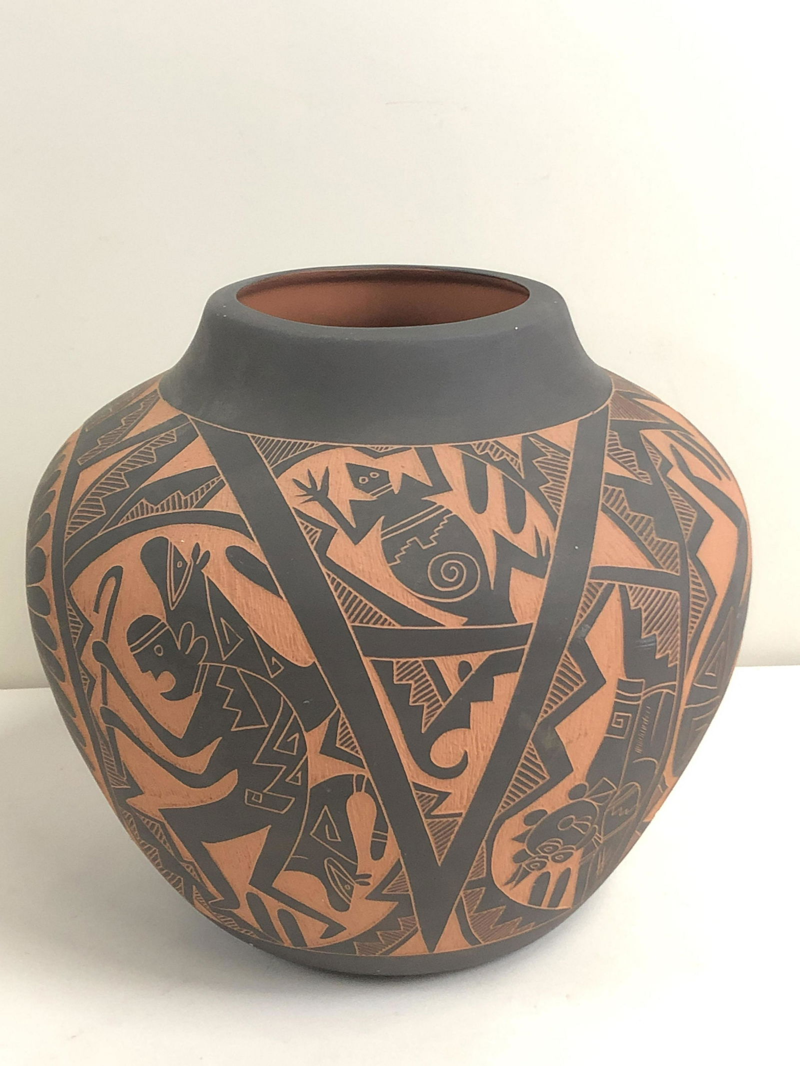 Dalawepi Ergil Vallo Acoma Jar (1 of 3)