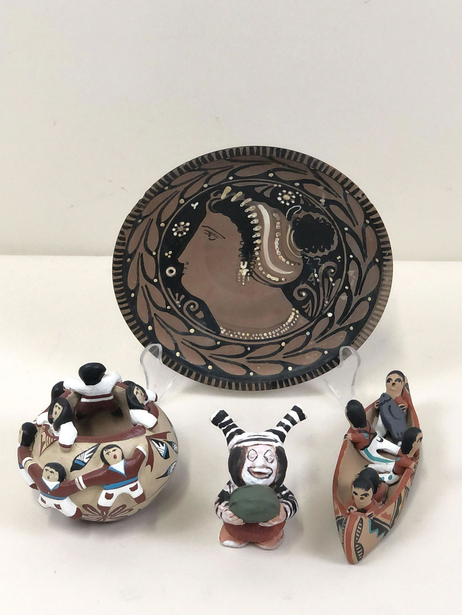 4 Pcs Native American Pottery Including Clown (1 of 4)