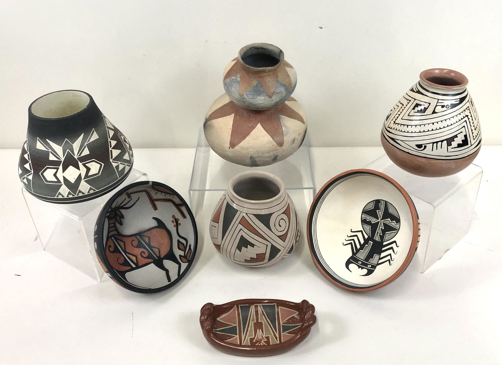 7 Pcs Native American Pottery Including Kewa (1 of 7)