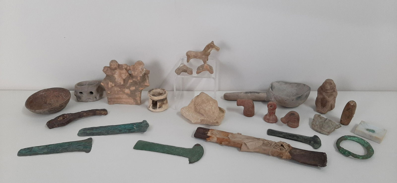 22 Pcs Near Eastern Pottery and Bronze (1 of 6)