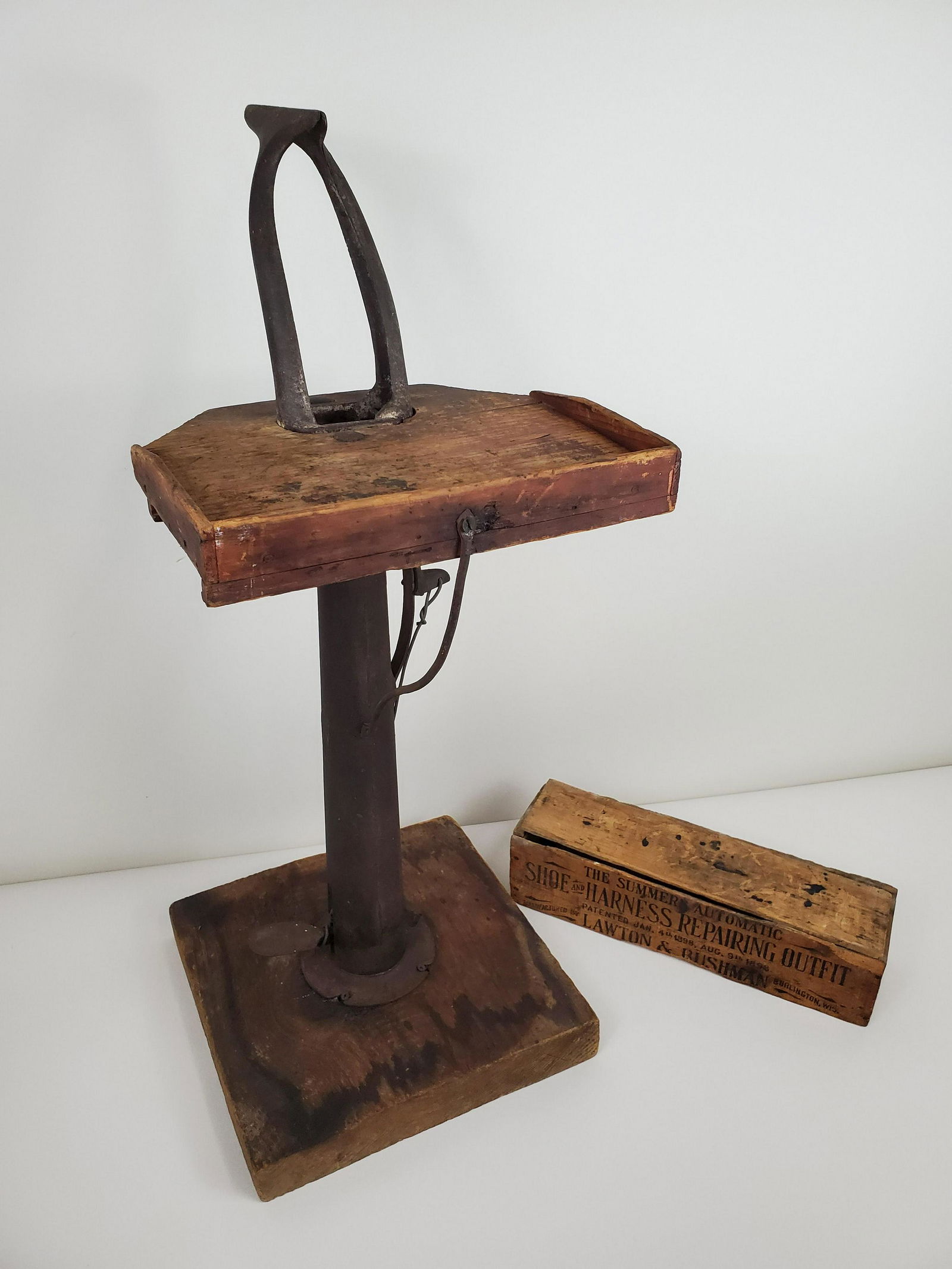 Harness Repair Kit & Vise (1 of 3)