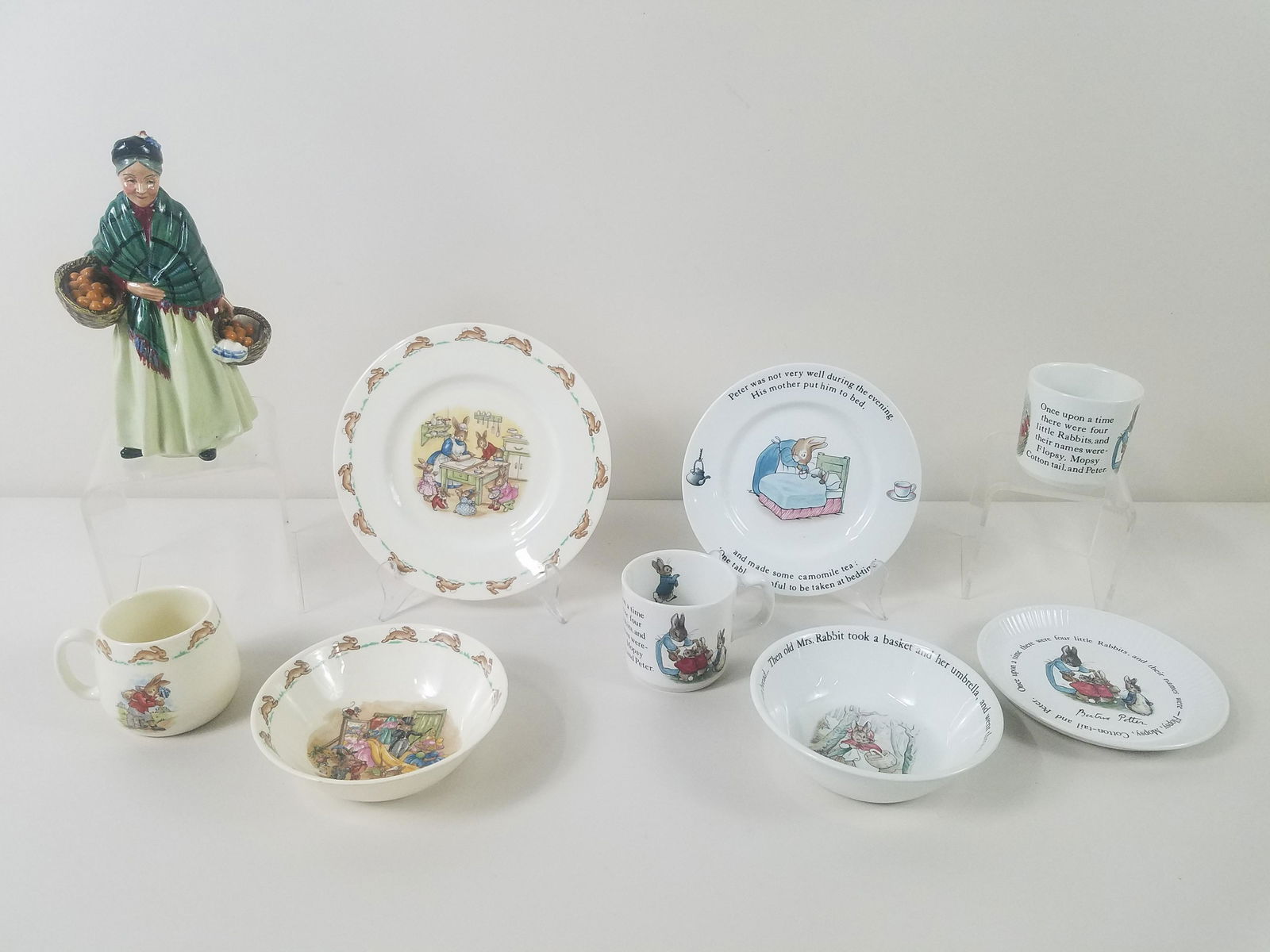 9 Pcs Wedgwood & Royal Doulton Peter Rabbit Childs Sets (1 of 8)
