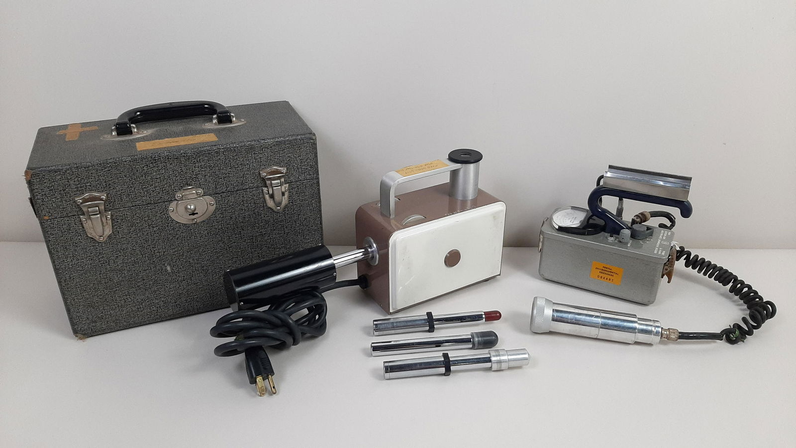 2 Geiger Counters (1 of 5)