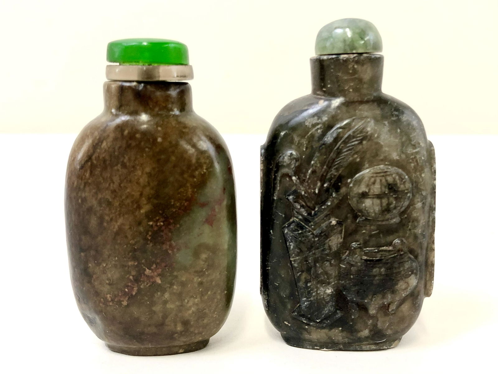 2 Agate Snuff Bottles (1 of 3)