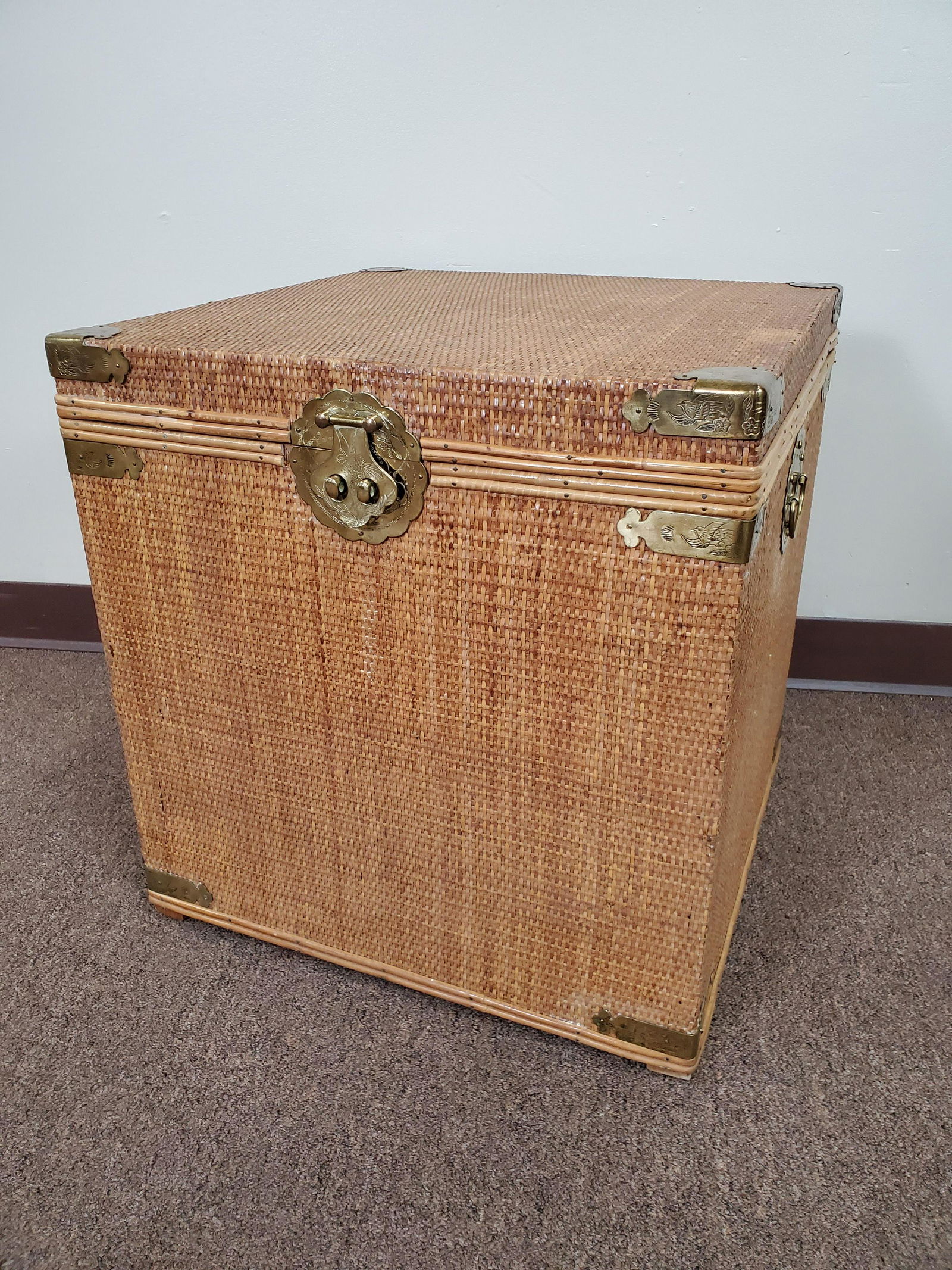 Asian Style Storage Box (1 of 4)