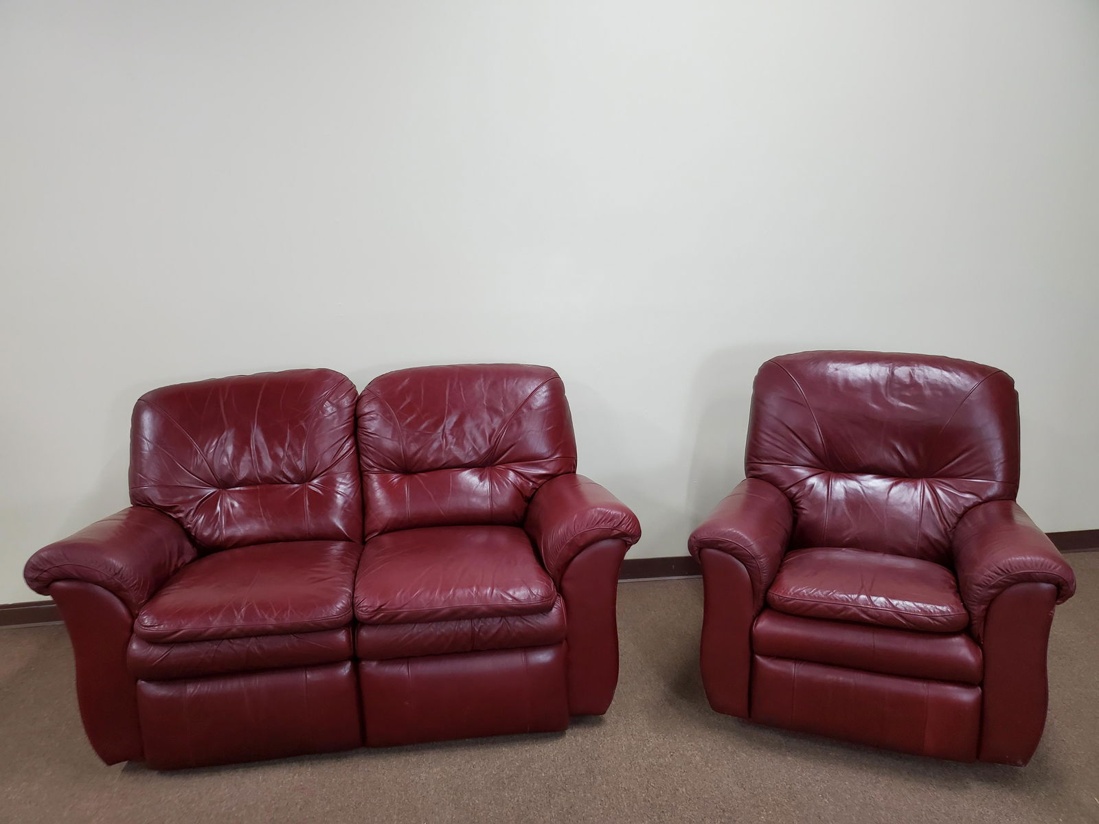 LA Z BOY Love Seat & Arm Chair (1 of 6)