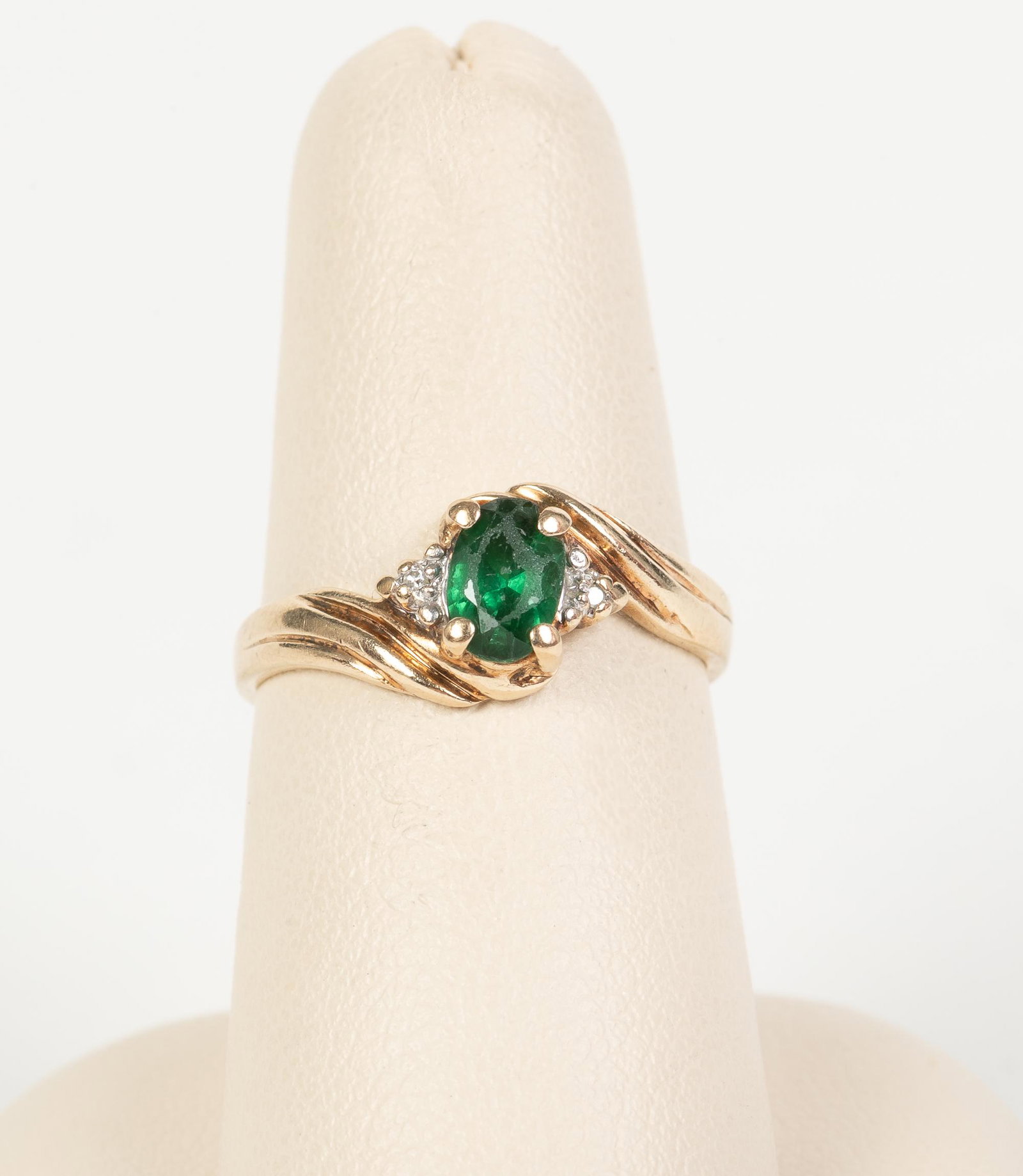 10k Green Garnet & Diamond Ring (1 of 5)