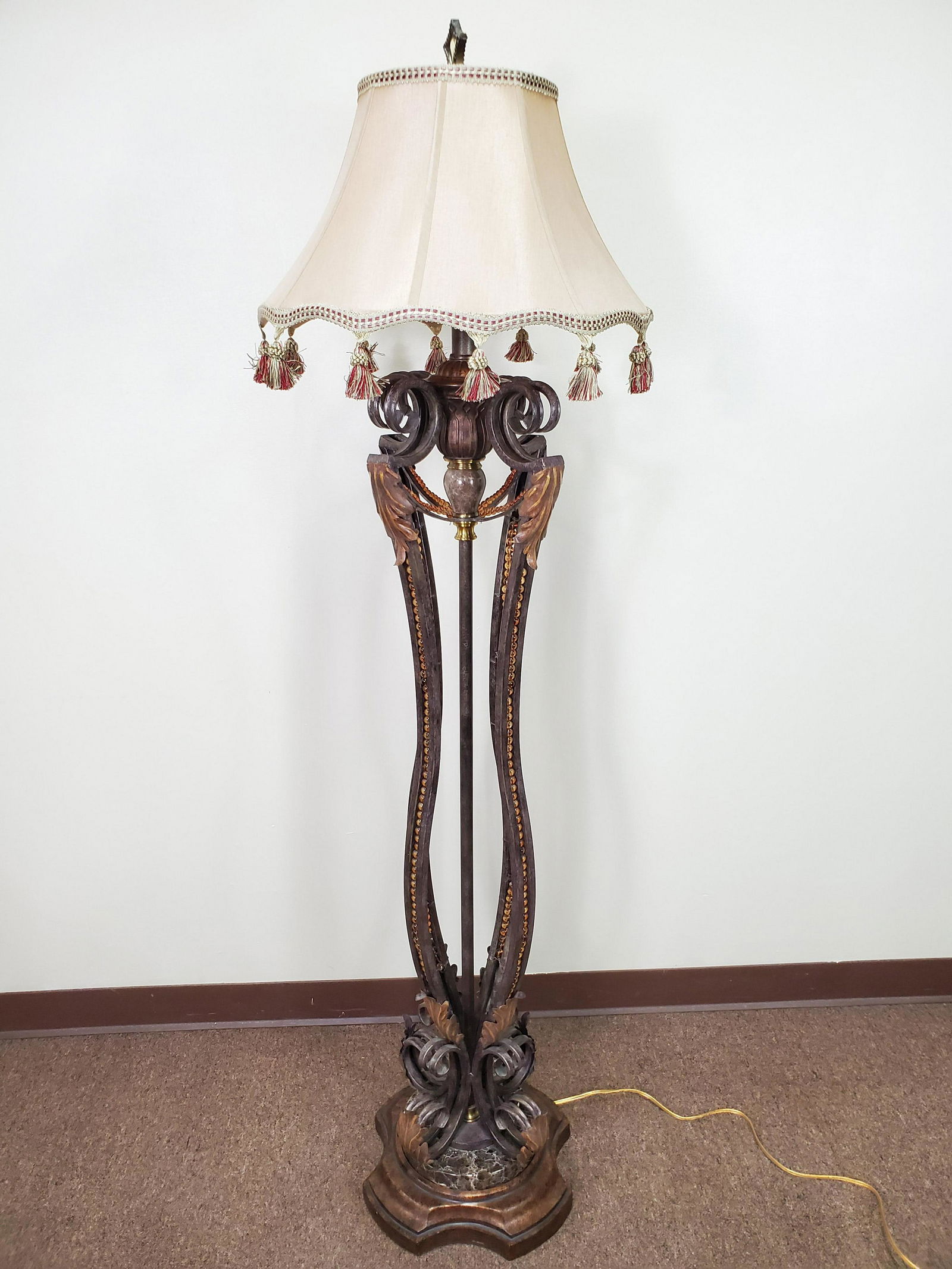 Decorative Floor Lamp (1 of 5)