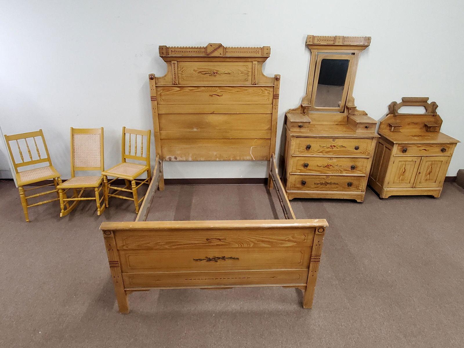 8 Pcs Painted Cottage Bed Room Set (1 of 8)