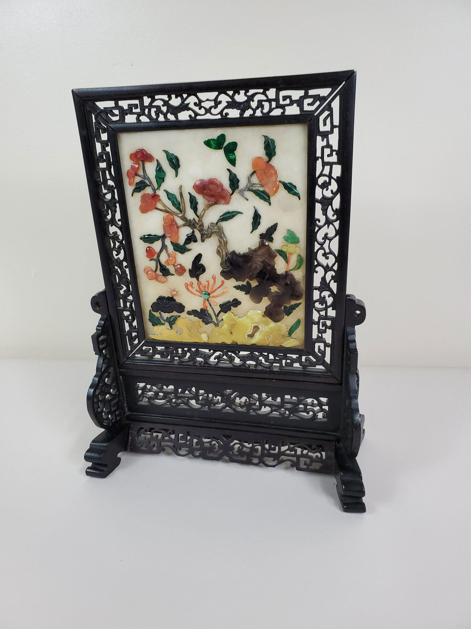 Hardstone Table Screen (1 of 3)