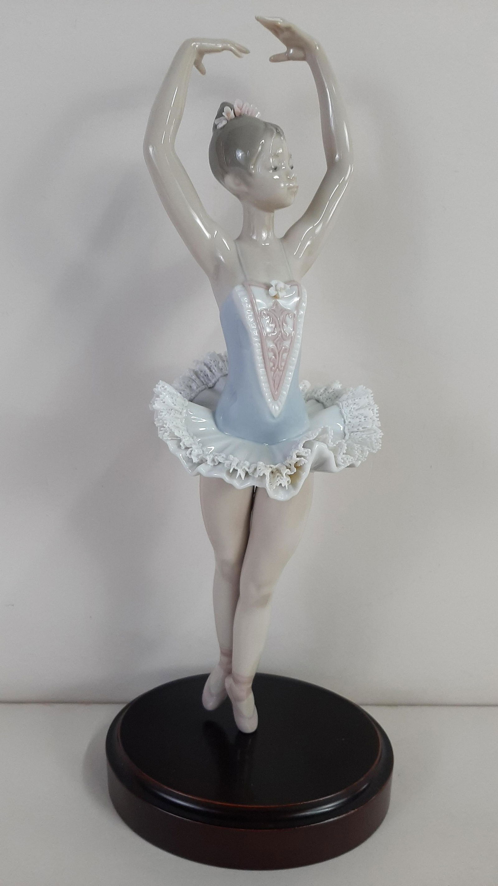 Lladro Ballet Remolino Figurine (1 of 5)