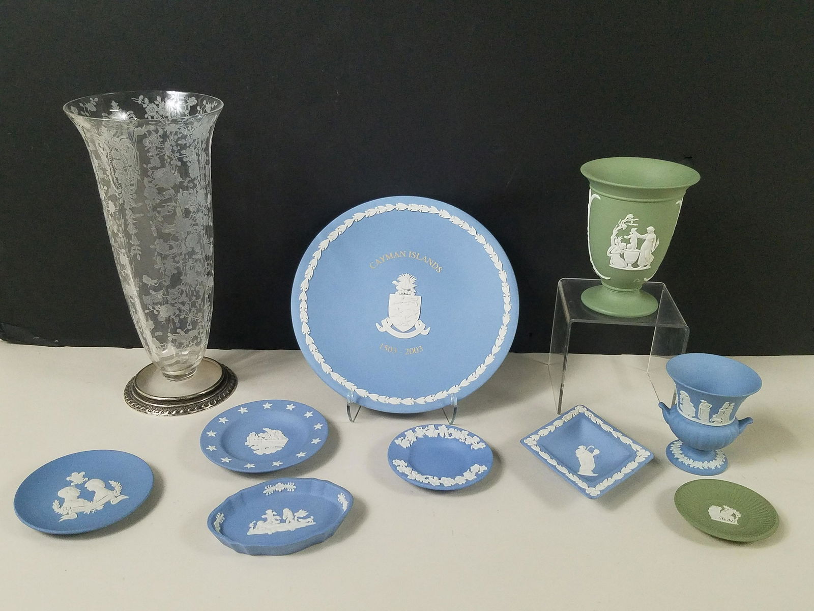 9 Pcs Wedgwood and Etched Glass Vase with Sterling Base (1 of 6)