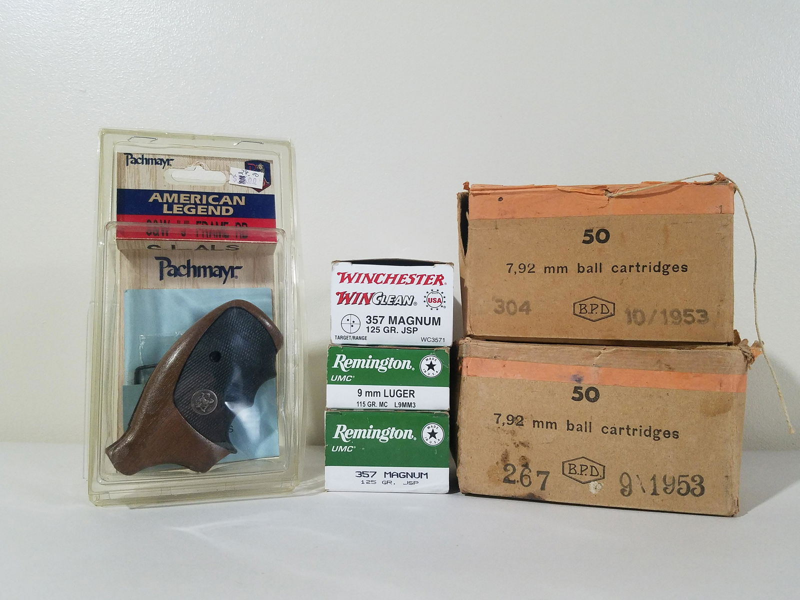 211 Rounds Various Ammo and S & W J Frame Grip (1 of 1)