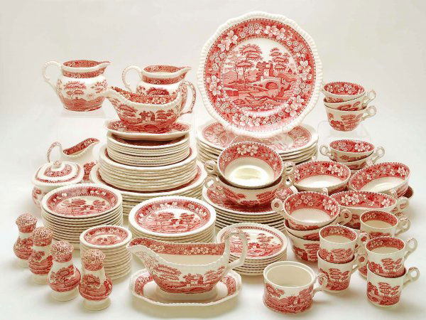 145 Piece Copeland Spode's Tower Dinner Service: DESCRIPTION: A large 145 piece Copeland Spode's Tower dinner service. Marked under bases in oval "Copeland Spode's Tower England". Includes: twelve 10-1/2" dinner plates, eight 9-1/2" luncheon plates,
