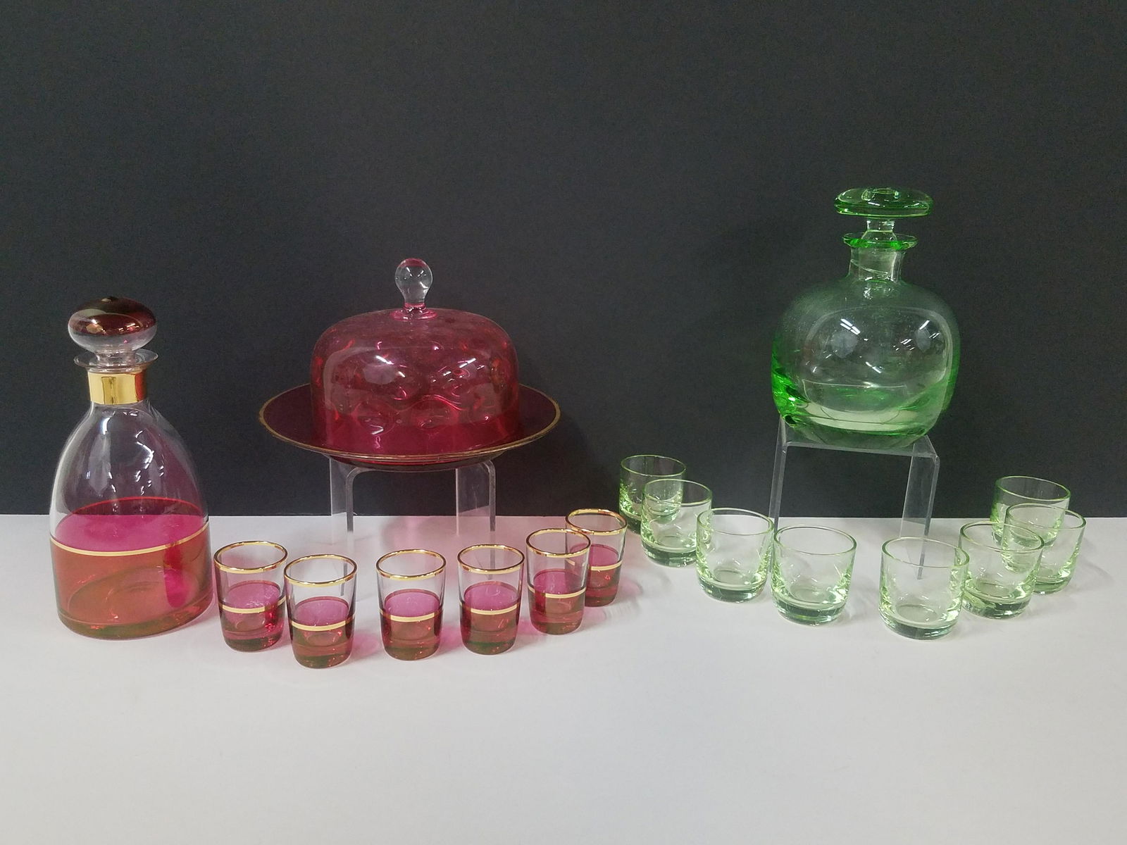 17 Pcs incl Decanter Sets with Cheese Tray (1 of 3)