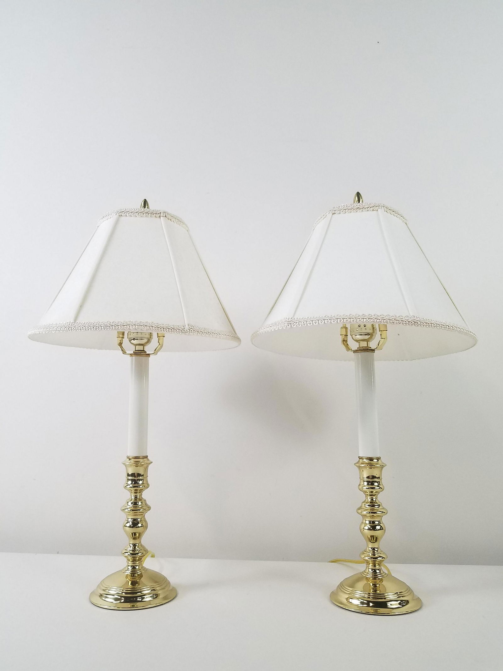 Pr Williamsburg Candlestick Lamps (1 of 2)