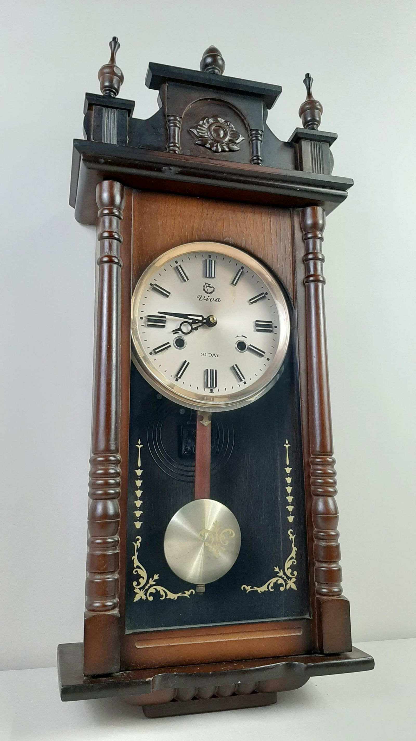 Viva 31 Day Wall Clock (1 of 6)