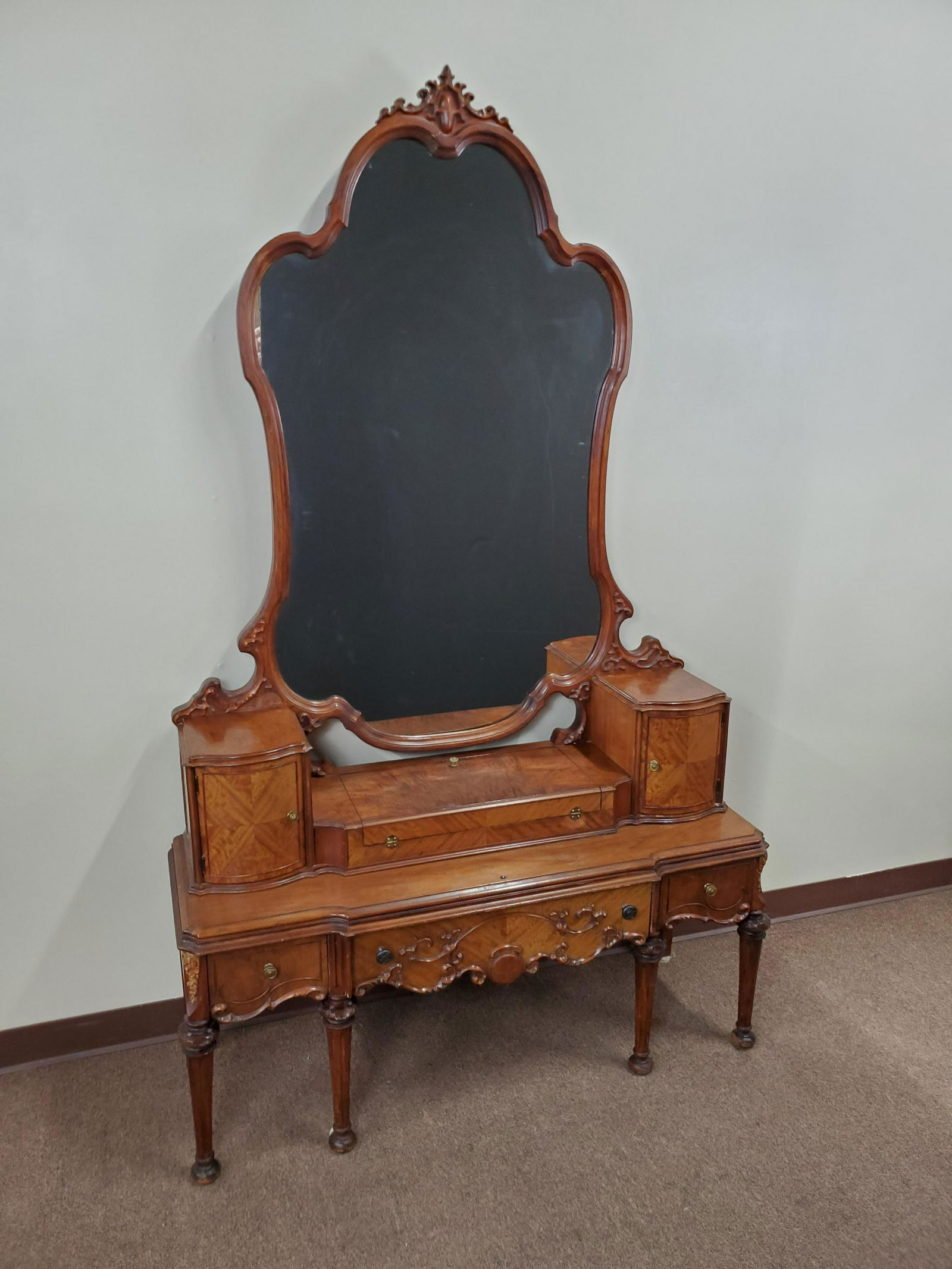 Vintage Vanity (1 of 6)