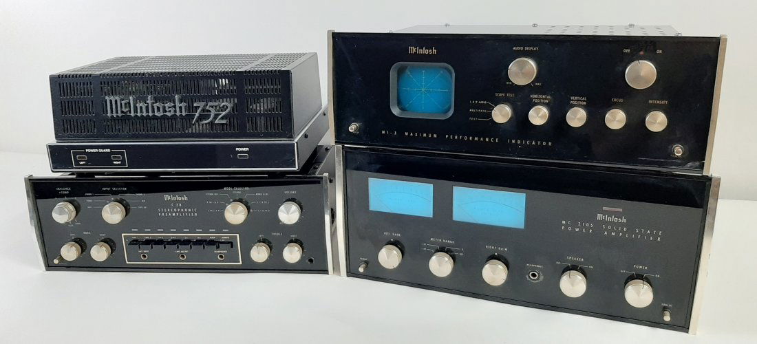4 Pcs McIntosh Stereo Equipment (1 of 6)