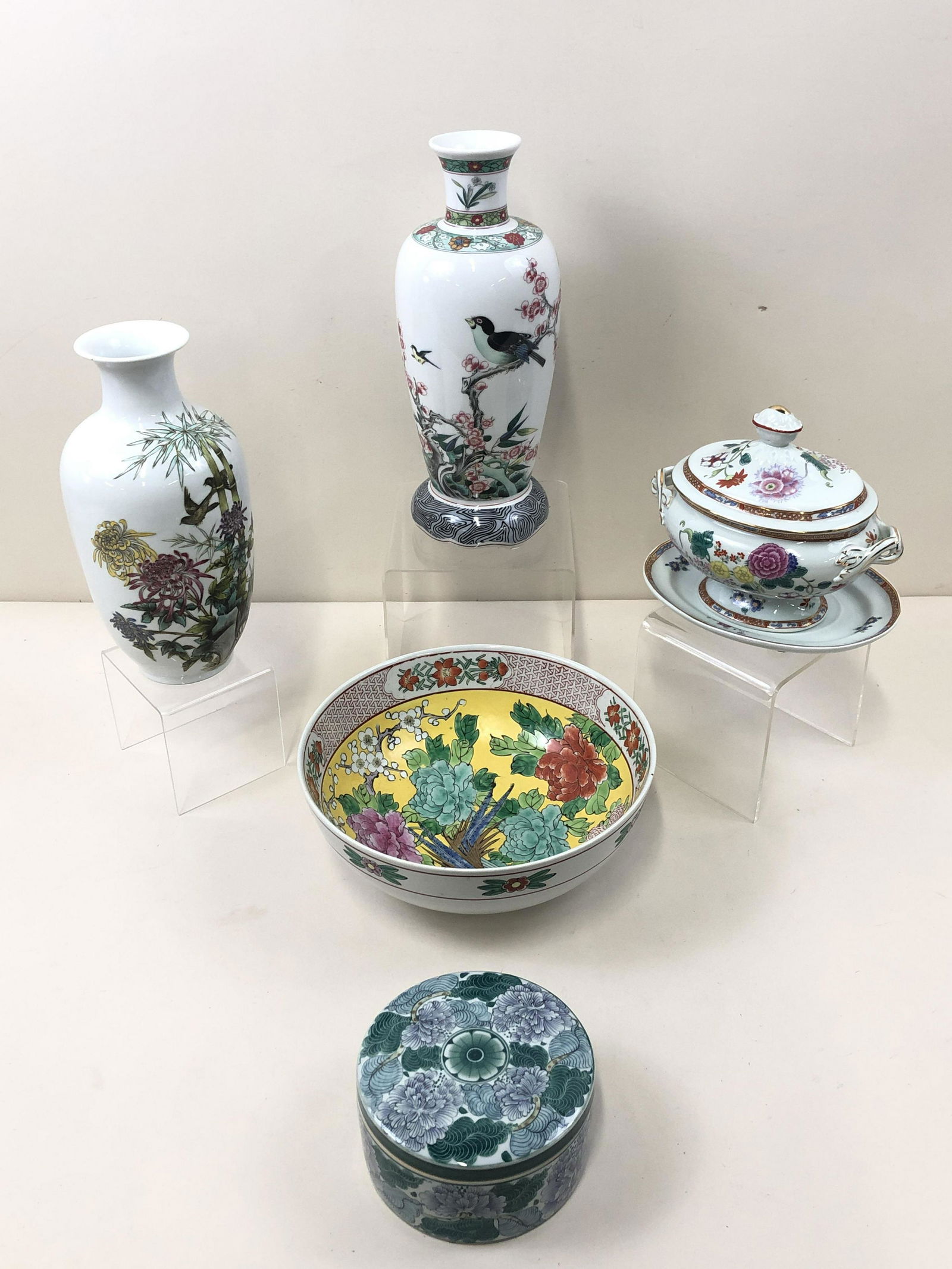 5 Pcs Asian Ceramics (1 of 9)