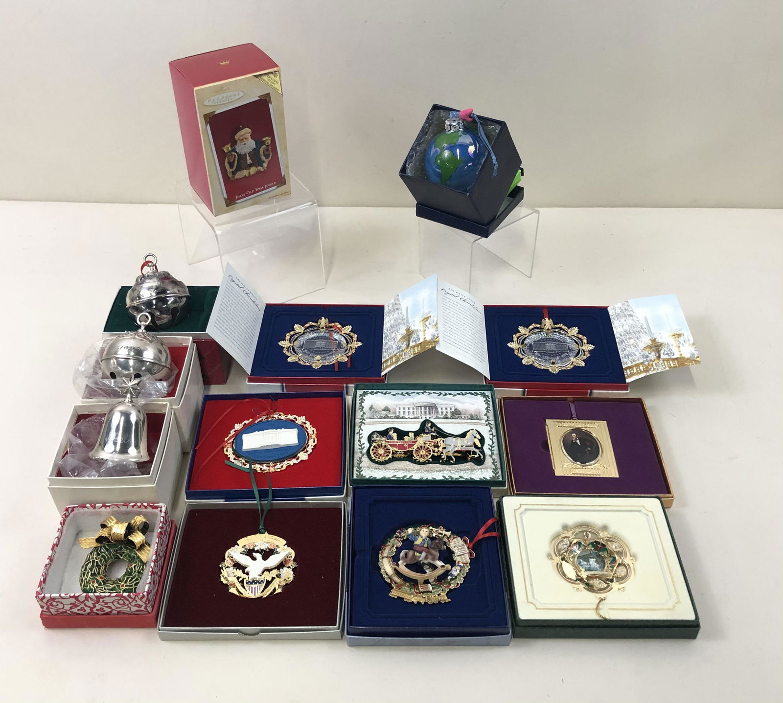 14 Pcs Christmas Ornaments Including White House (1 of 14)