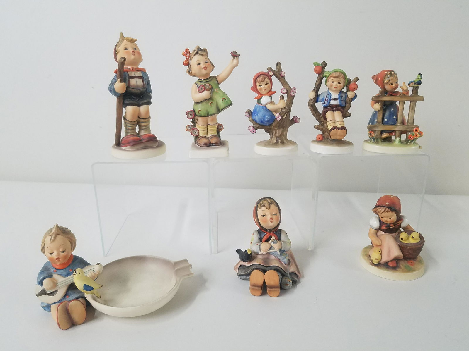 8 Hummel Figurines incl Ash Tray (1 of 9)