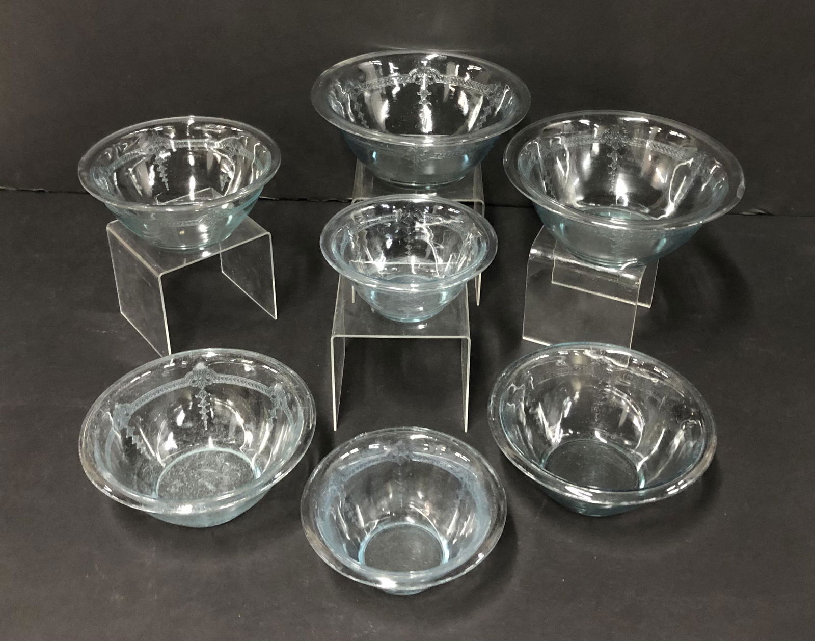 7 Pcs Fire King "Philbe" Nesting Bowls (1 of 3)
