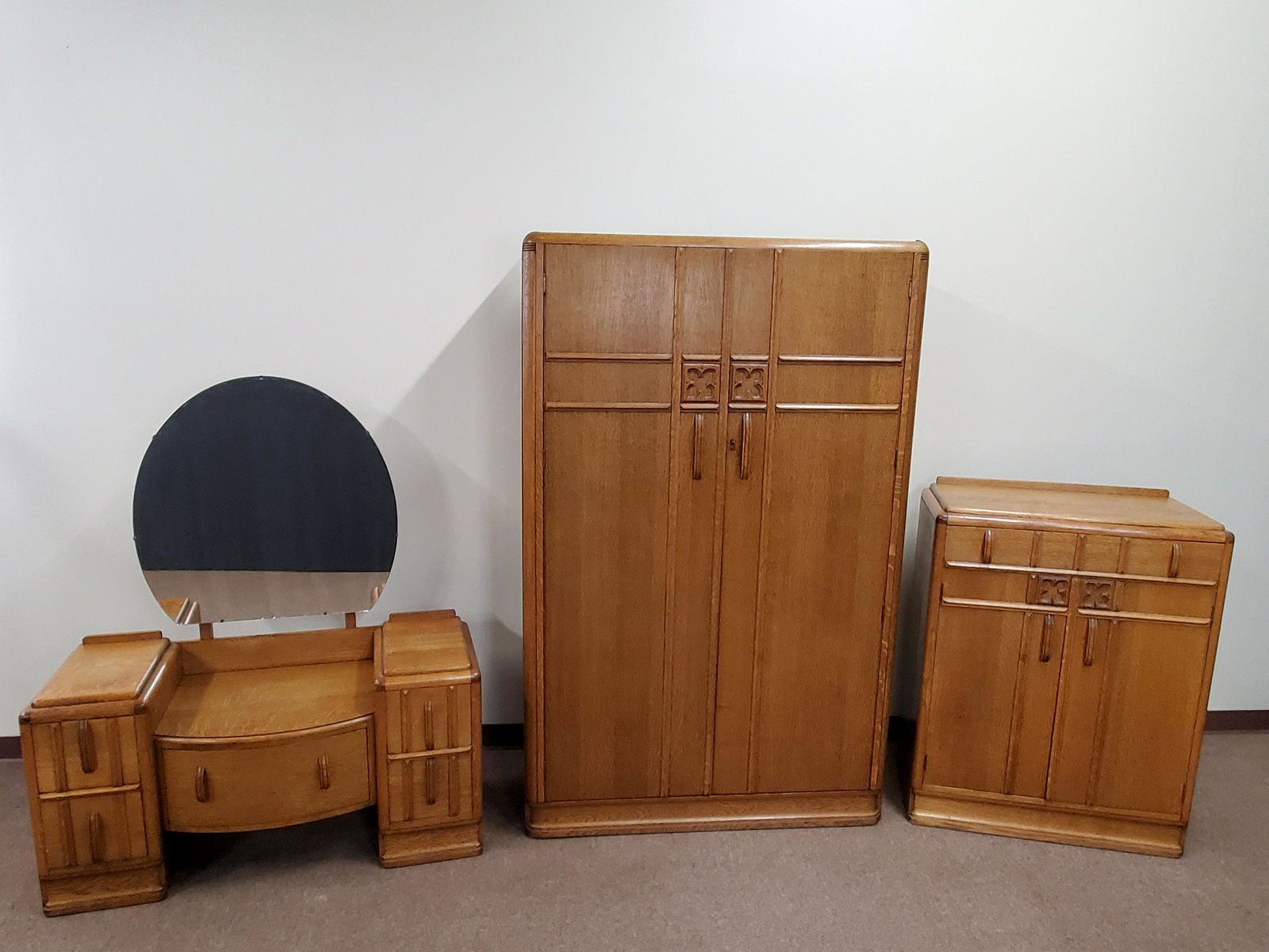 3 Pc Art Deco Bedroom Set (1 of 12)