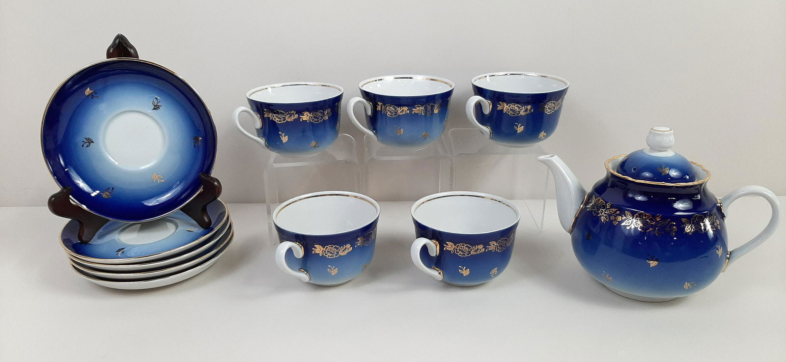 11 Pc Flow Blue Tea Set (1 of 2)