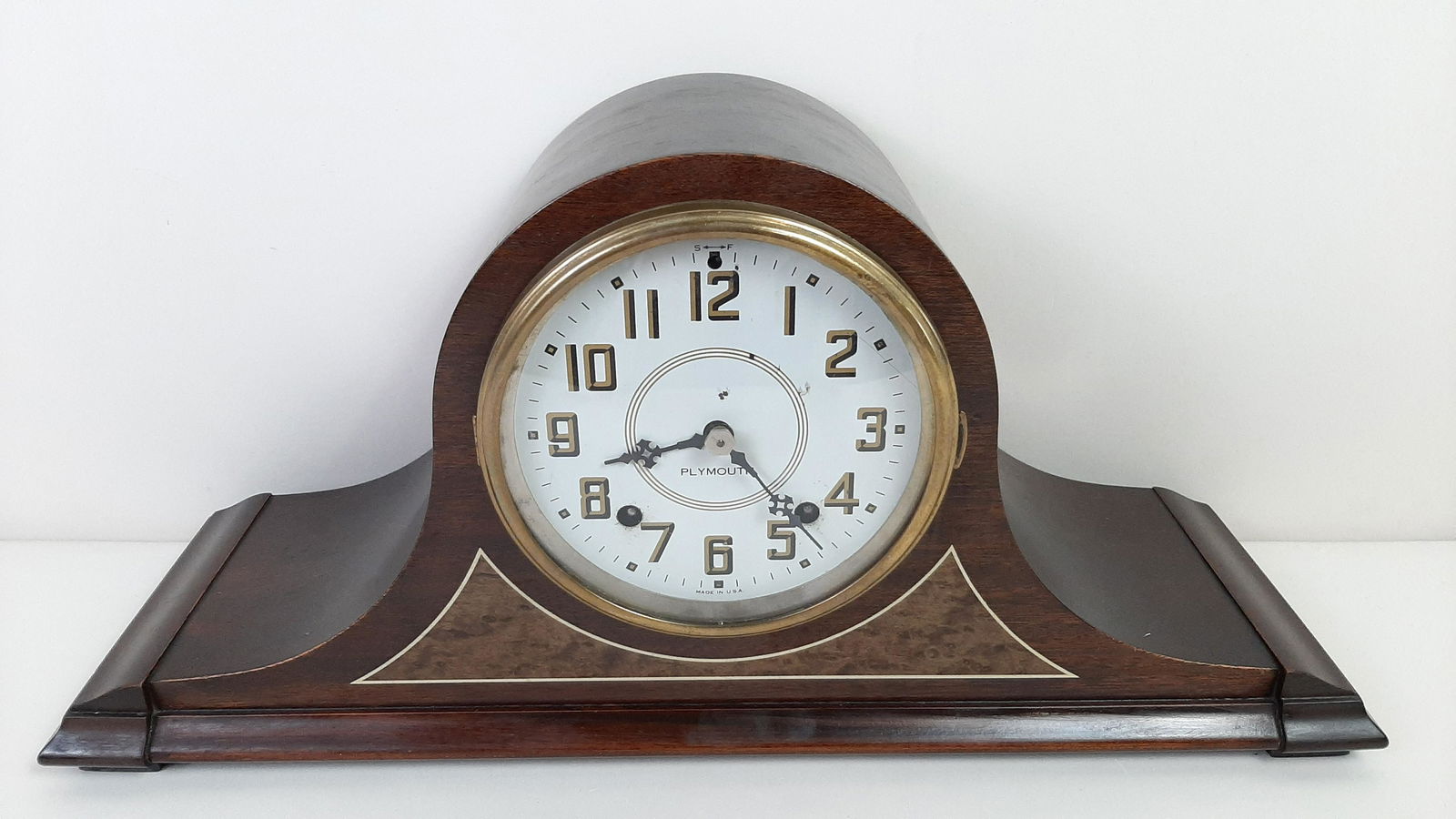 Plymouth Mantle Clock (1 of 4)