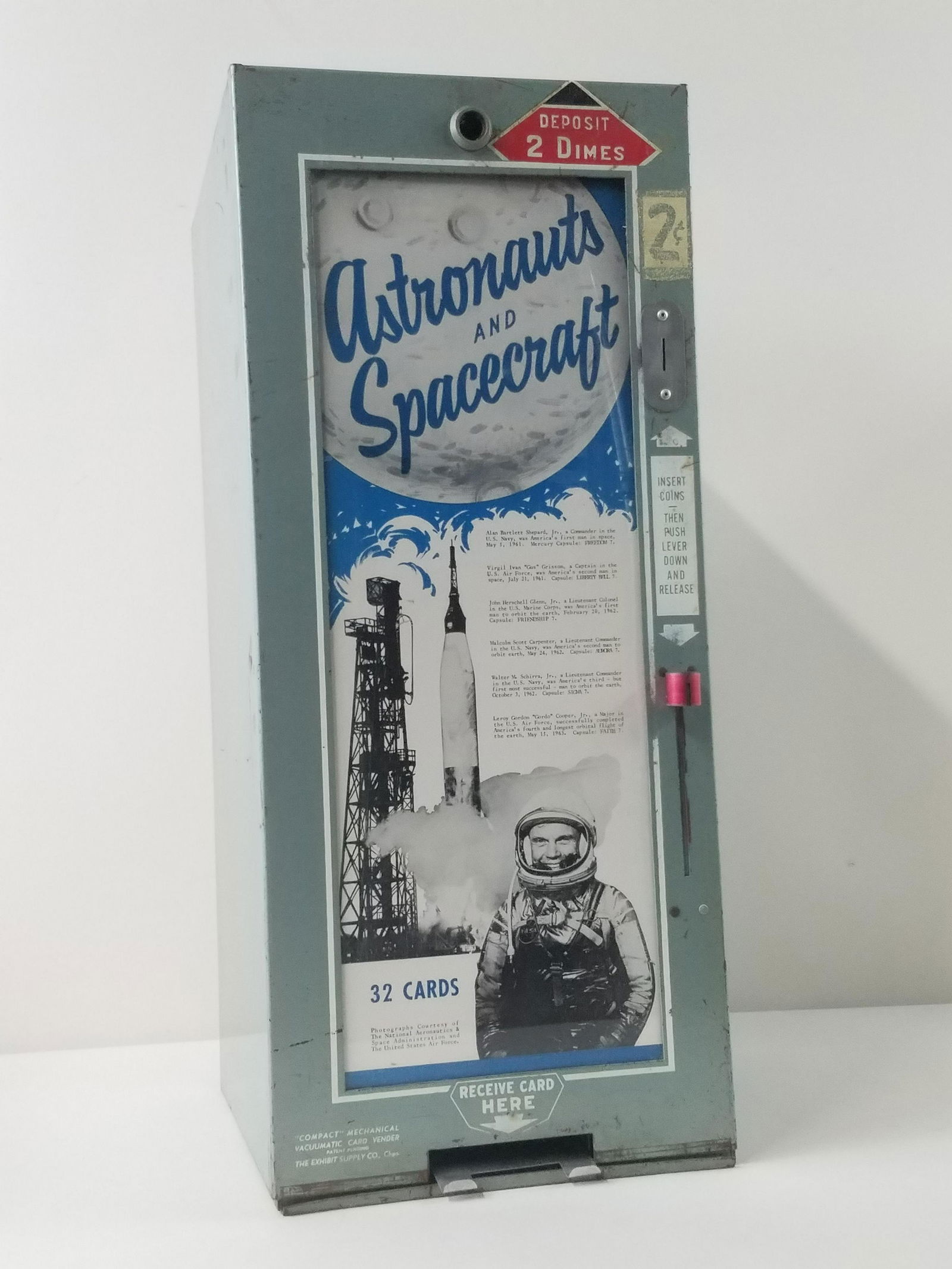 Astronaut Trading Card Coin Op. Machine (1 of 12)