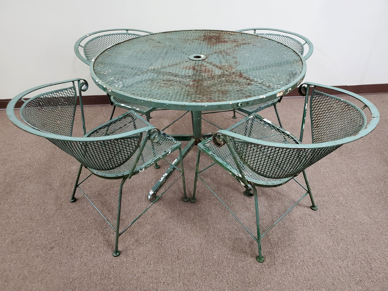 Metal Outdoor Table & 4 Chairs (1 of 6)