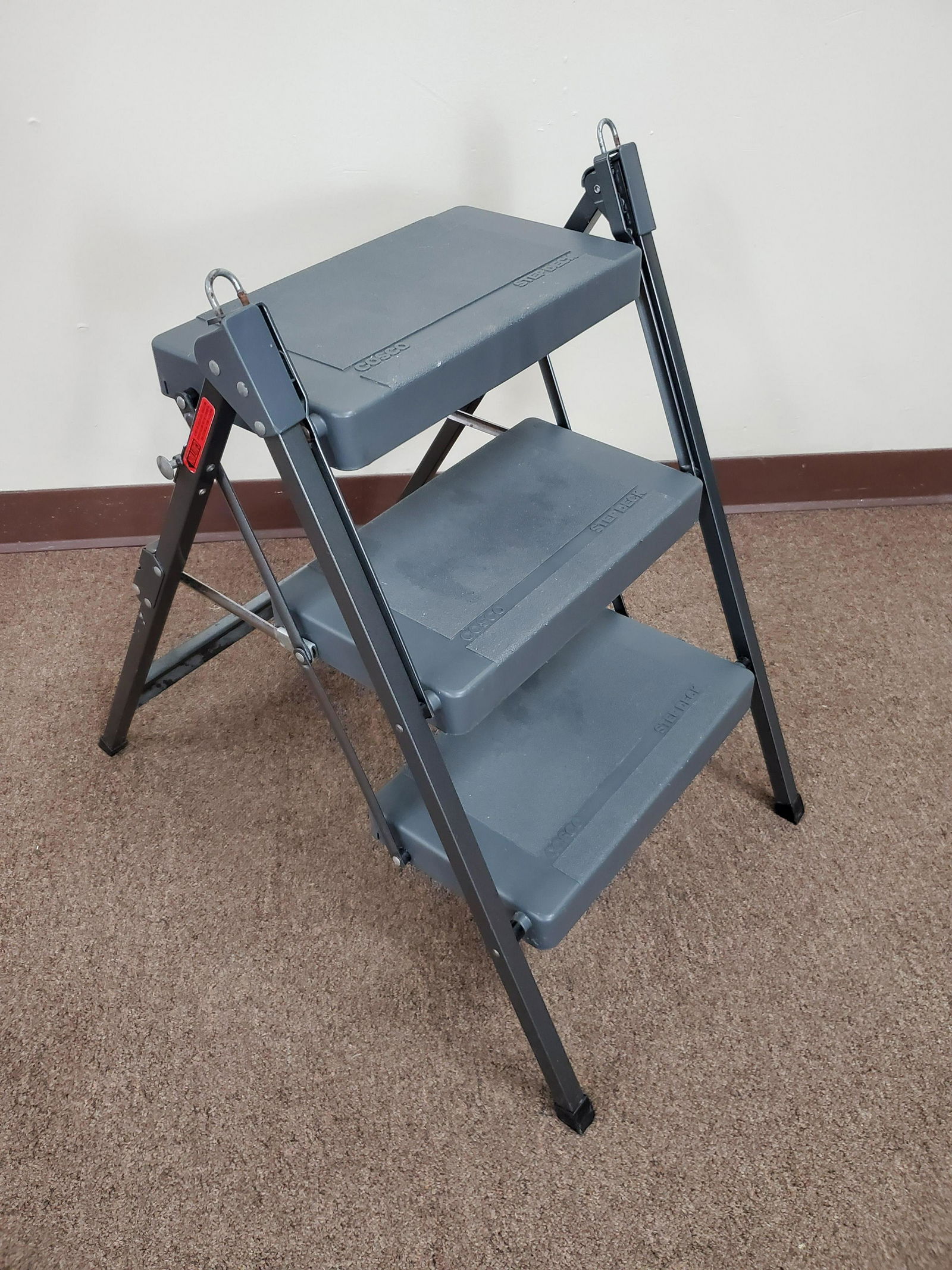 Cosco Step Deck (1 of 2)