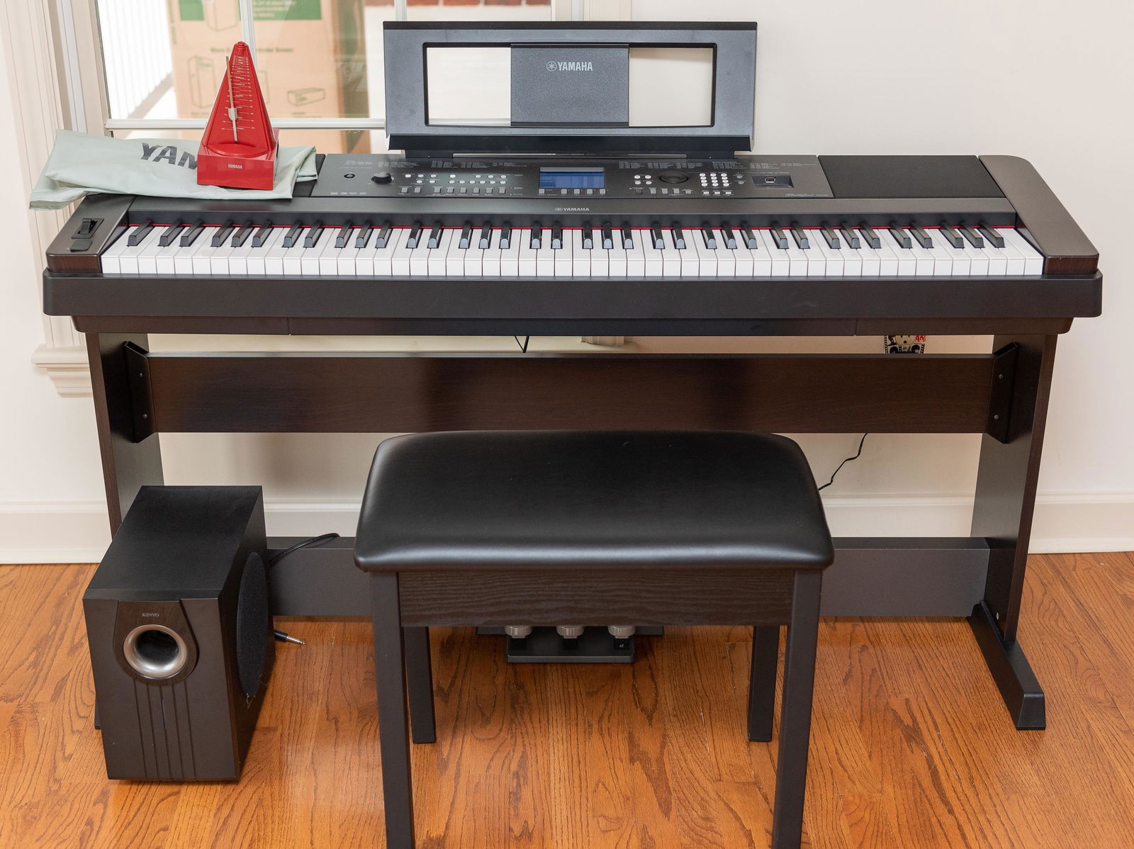 Yamaha DGX-650 Portable Grand Keyboard (1 of 4)