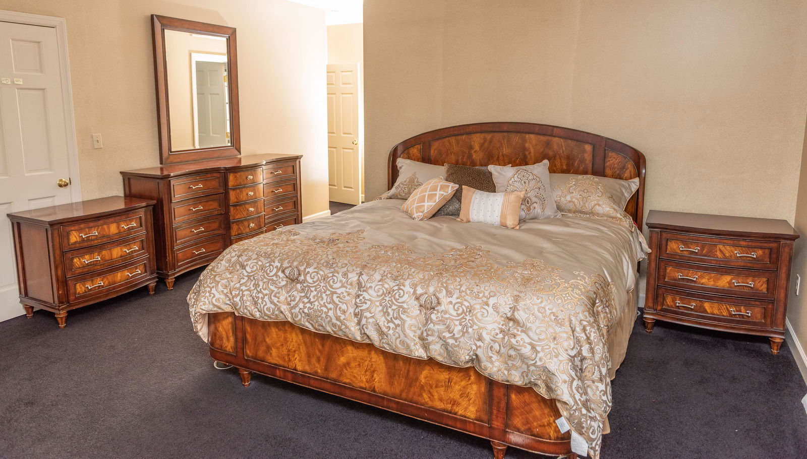 5 Pc Traditions Bedroom Set w/ Mattress & Bedding (1 of 7)