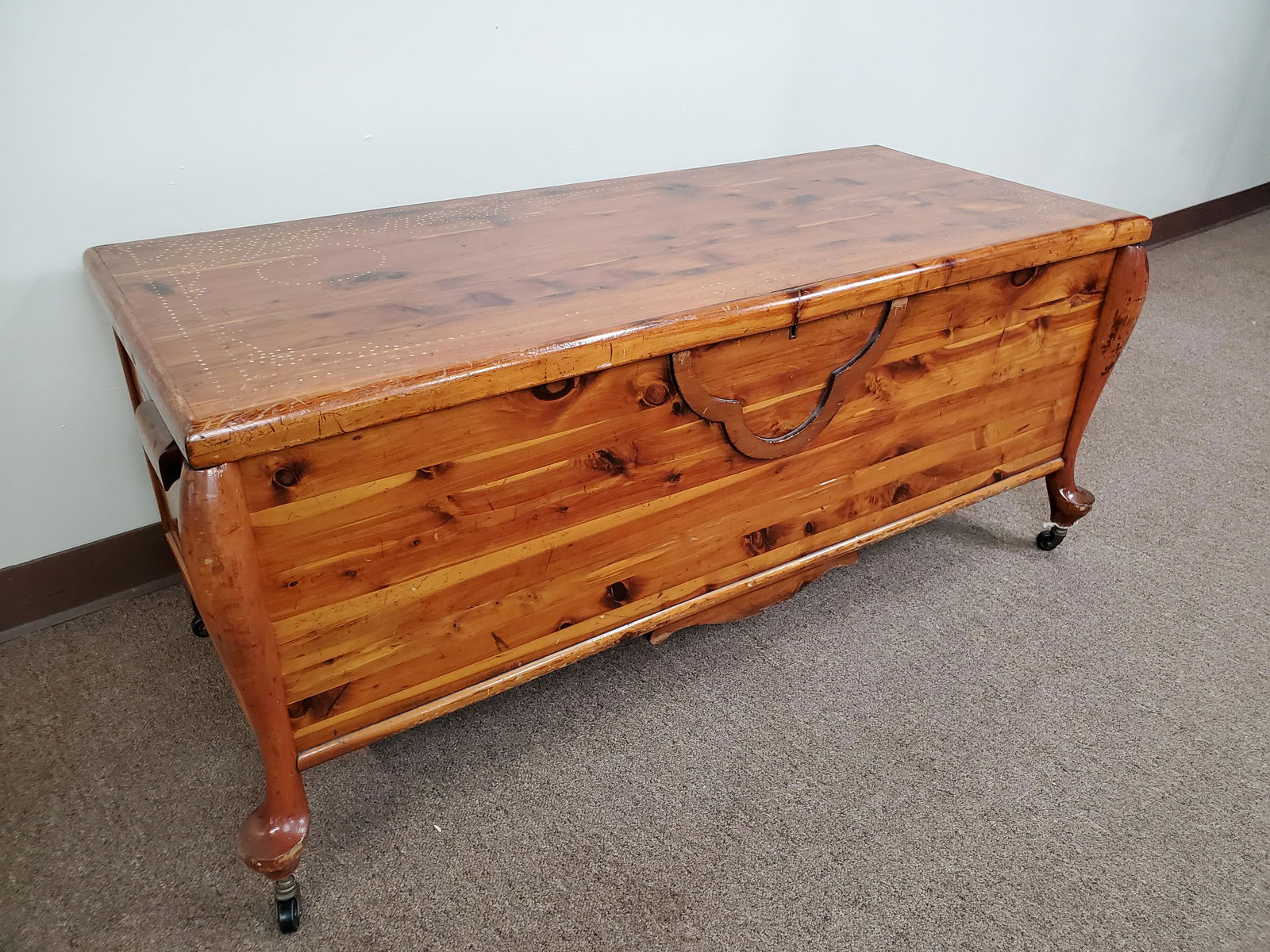 Lane Cedar Chest: 48" wide X 20" deep X 21" high.