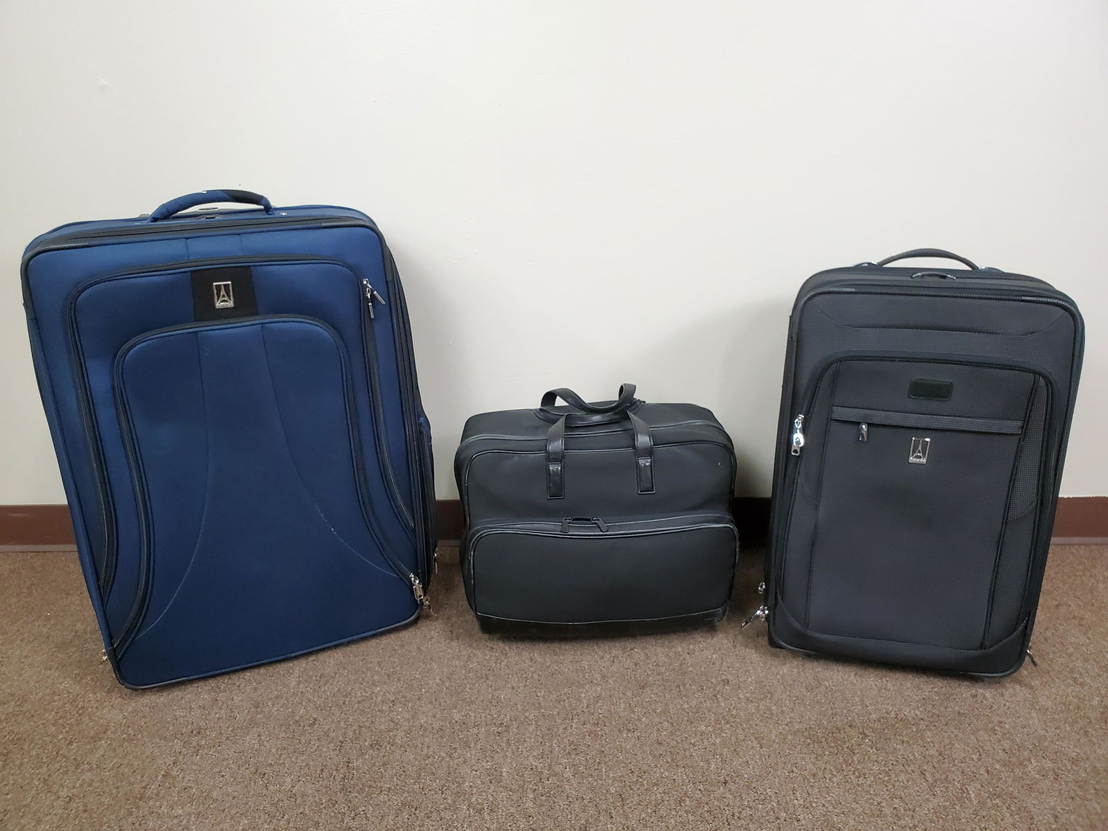2 Pcs Travelpro Luggage & Tumi Laptop Bag (1 of 8)