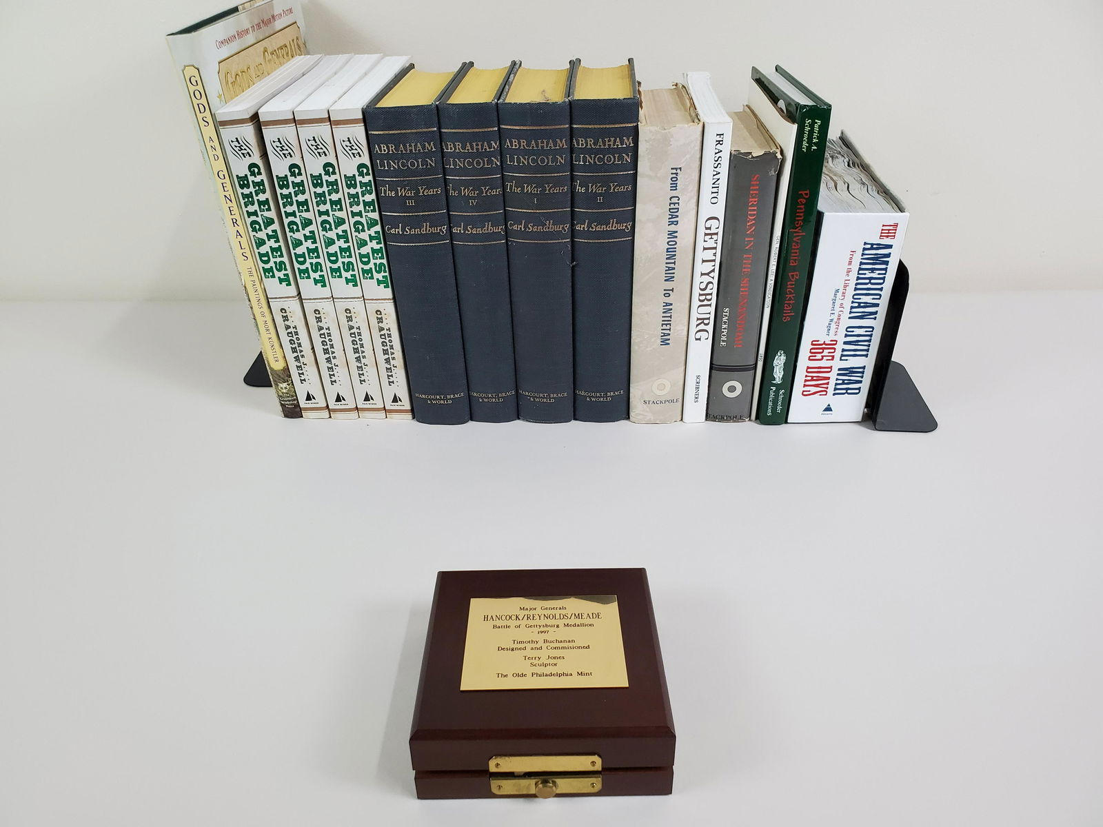 16 Civil War Books & Gettysburg Medallion (1 of 8)