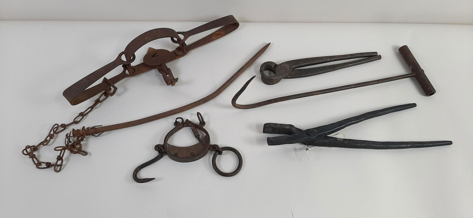 5 Antique Iron Tools incl. Oneida Victor Trap (1 of 5)
