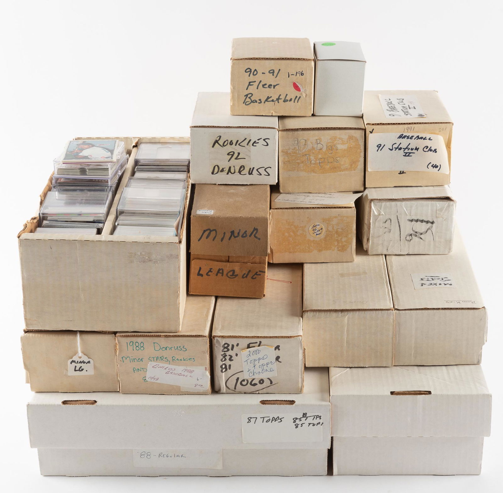 Large Lot of Modern Baseball Cards with Subsets (1 of 20)