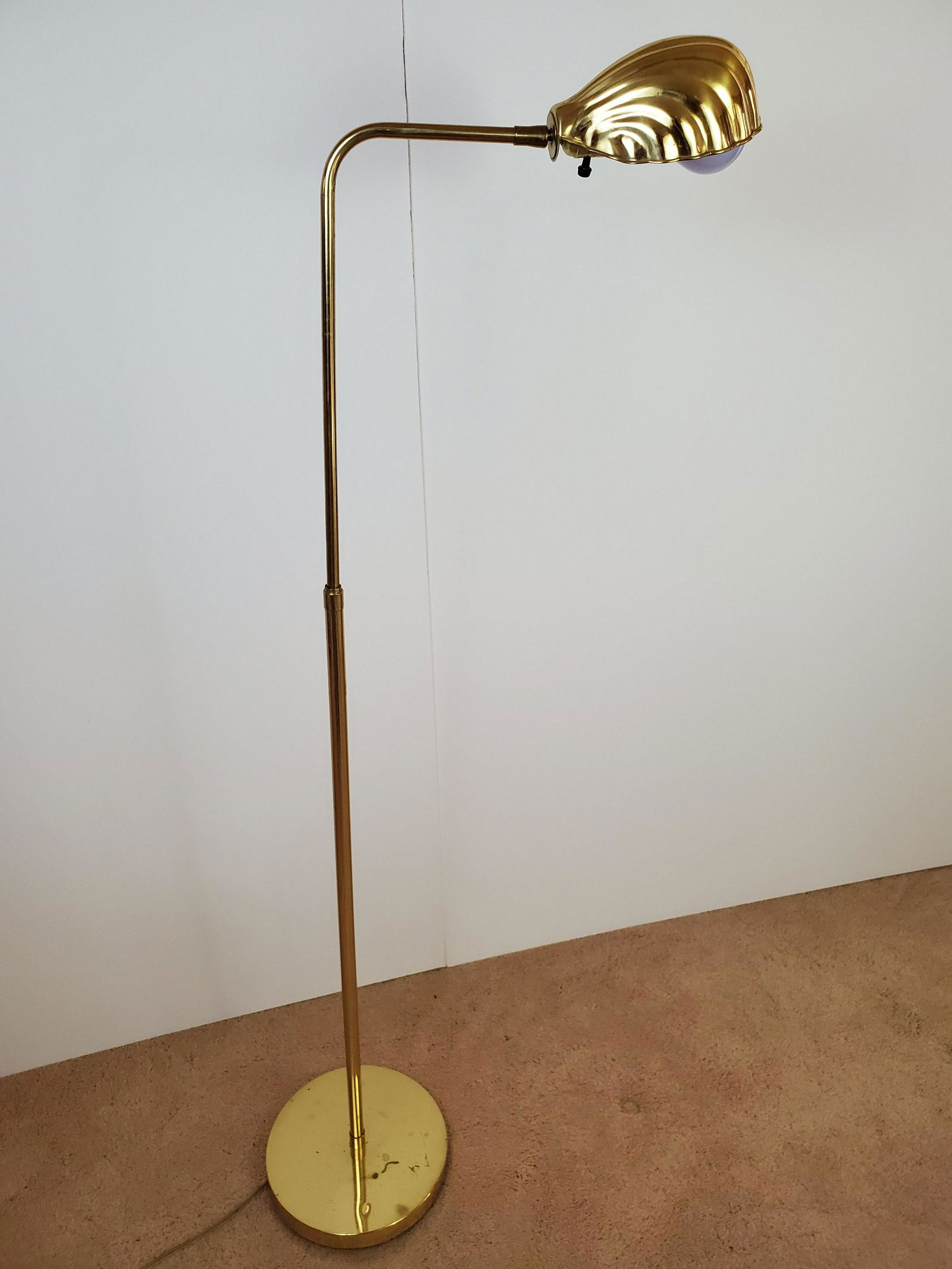 Brass Shell Floor Lamp (1 of 3)